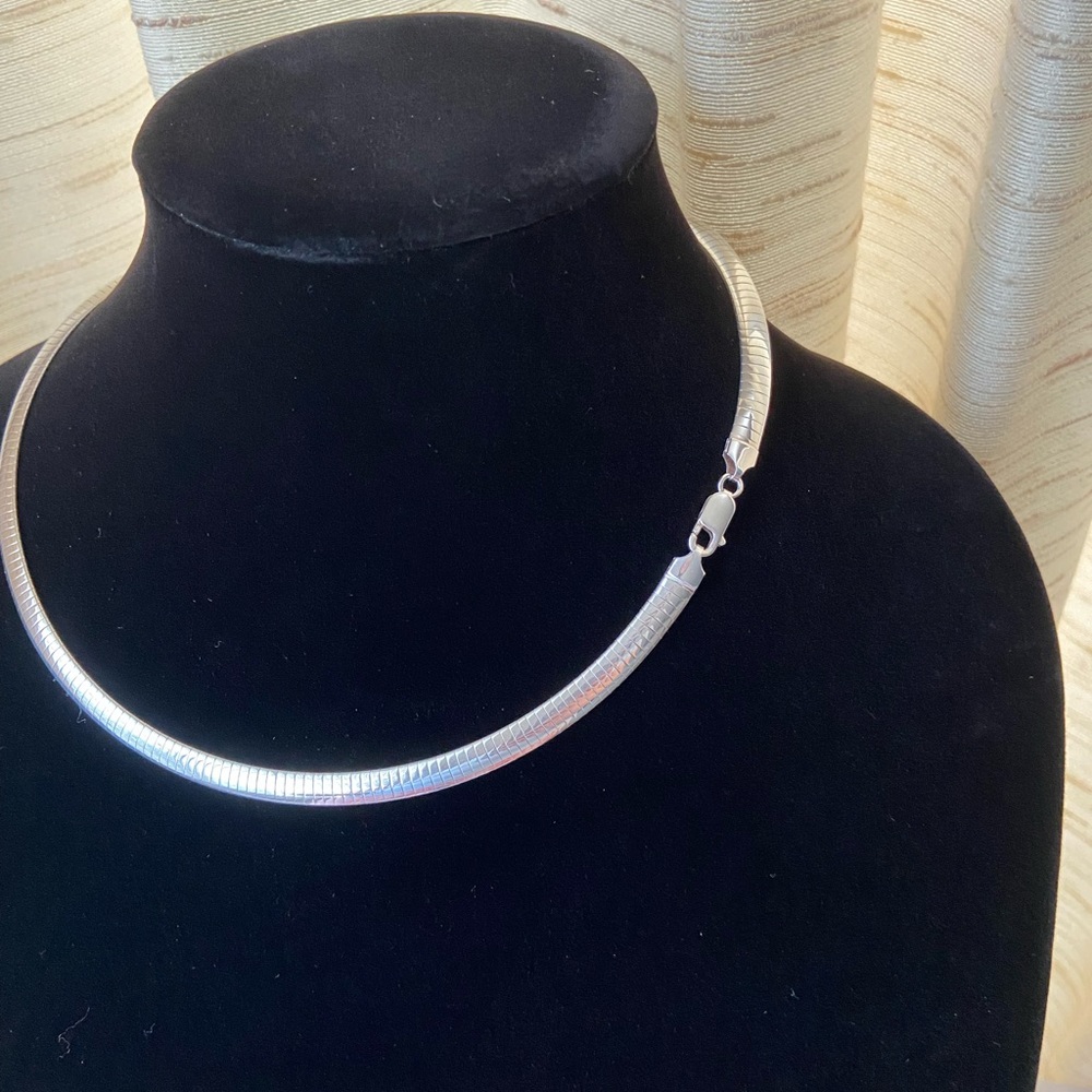 Milor Omega Necklace View 3